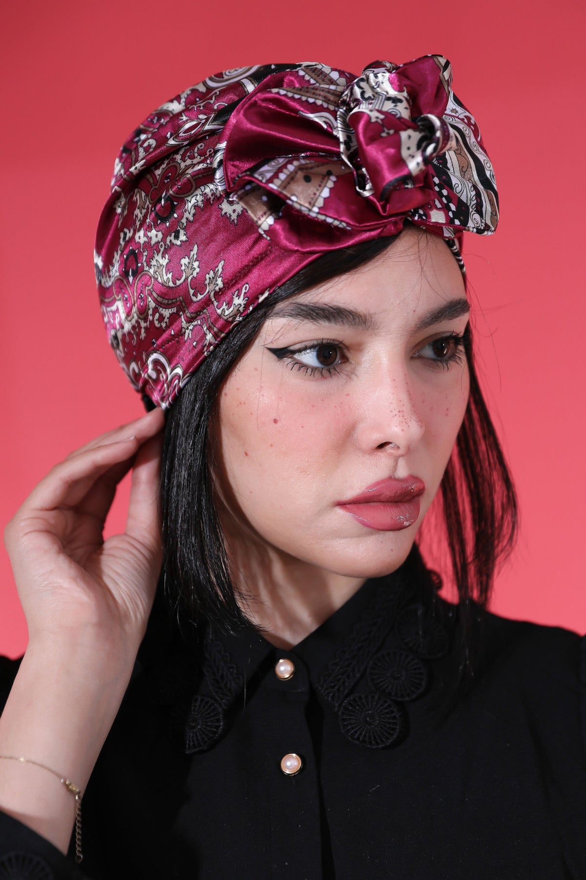 Himbeerfarbener Turban zum Überziehen