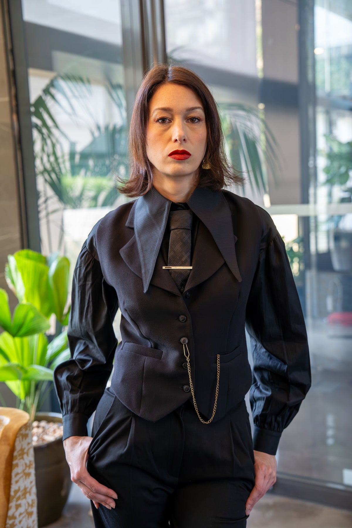 chemise rétro noire col pointu manches bouffantes coton made in france mode intemporelle chic